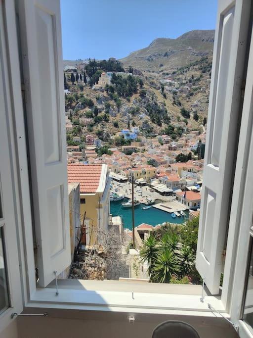 Maison Avec Terrasses Et Vues Symi Bagian luar foto