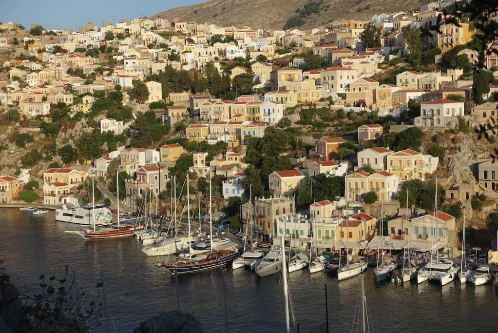 Maison Avec Terrasses Et Vues Symi Bagian luar foto